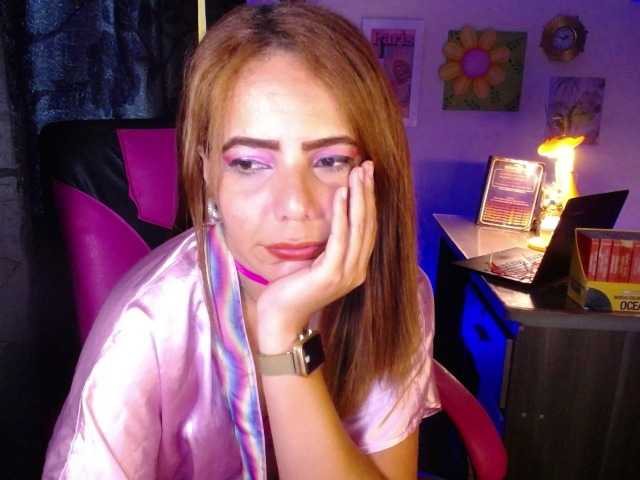 danielle-rose live cam on BongaCams