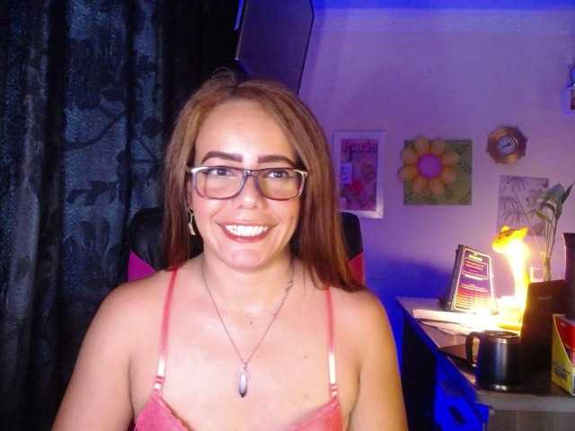 danielle-rose live cam on BongaCams