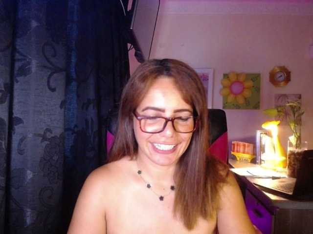 danielle-rose live cam on BongaCams