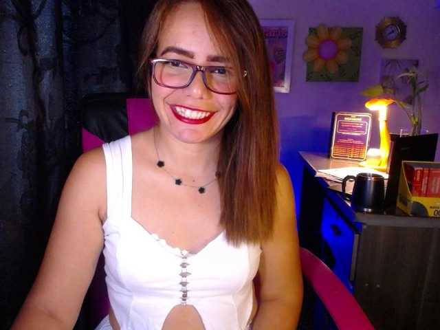 danielle-rose live cam on BongaCams