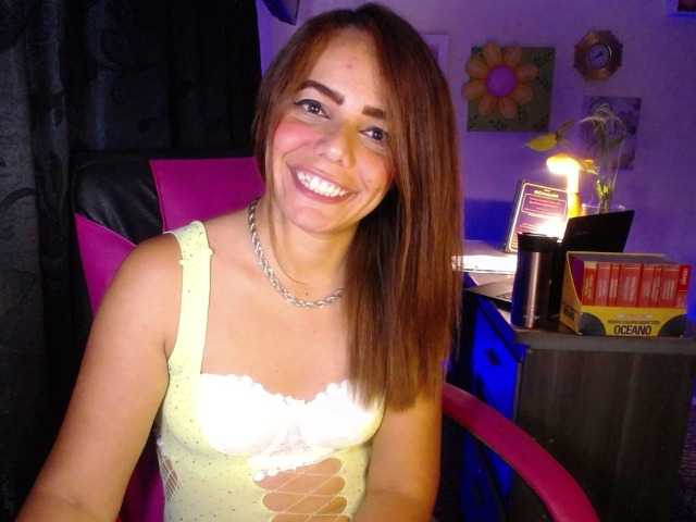 danielle-rose live cam on BongaCams
