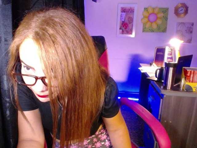danielle-rose live cam on BongaCams