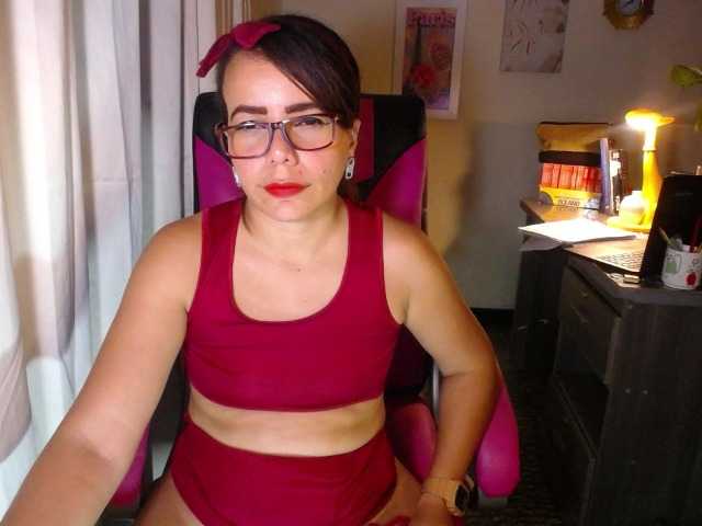 danielle-rose's BongaCams show and profile