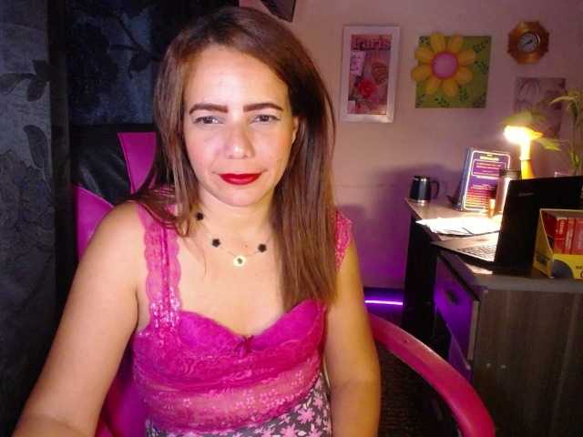 danielle-rose live cam on BongaCams