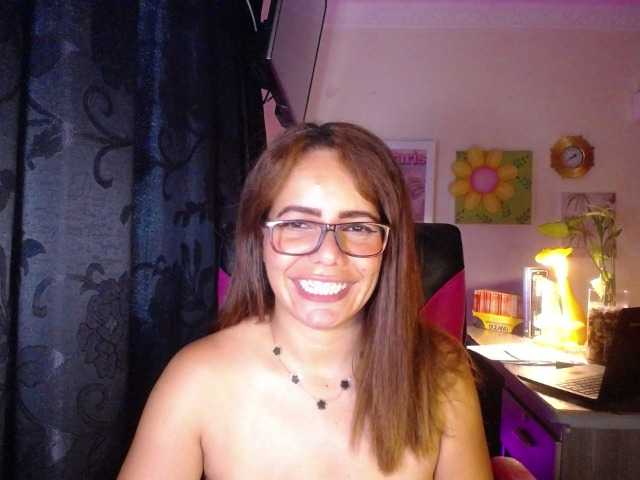 danielle-rose live cam on BongaCams
