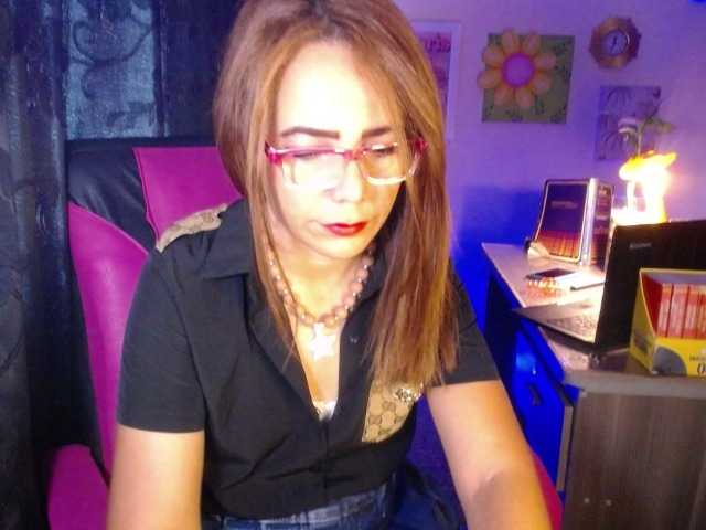 danielle-rose live cam on BongaCams