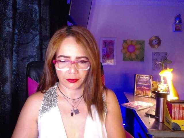 danielle-rose live cam on BongaCams