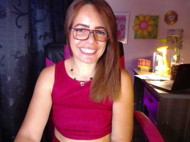 le modèle danielle-rose est en webcam porno dans un show sur le site bongacams, il possède les tags suivants: Latino/Hispanic,Redhead,Shaved