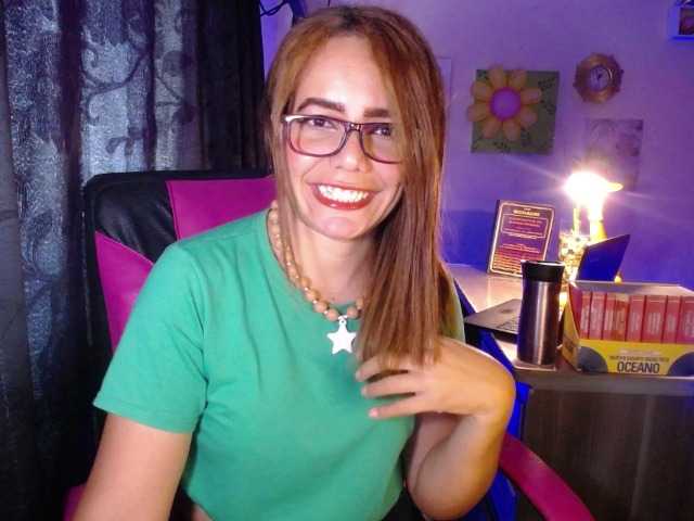 danielle-rose live cam on BongaCams