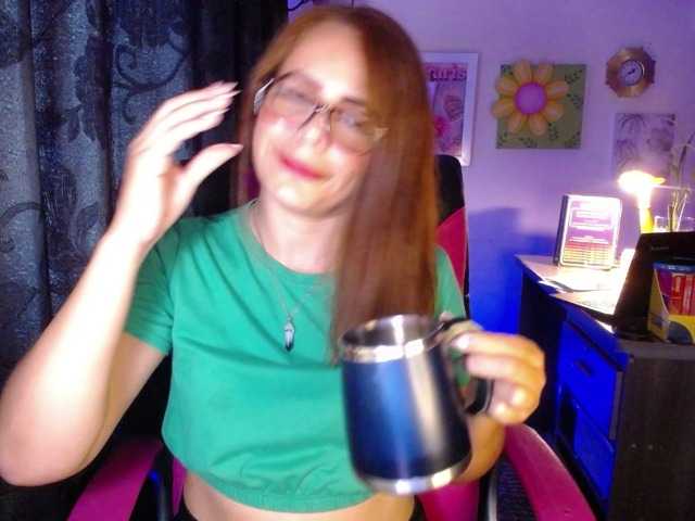 danielle-rose live cam on BongaCams