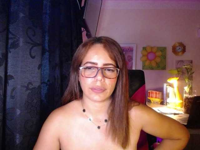 danielle-rose live cam on BongaCams