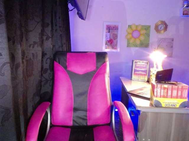 danielle-rose live cam on BongaCams