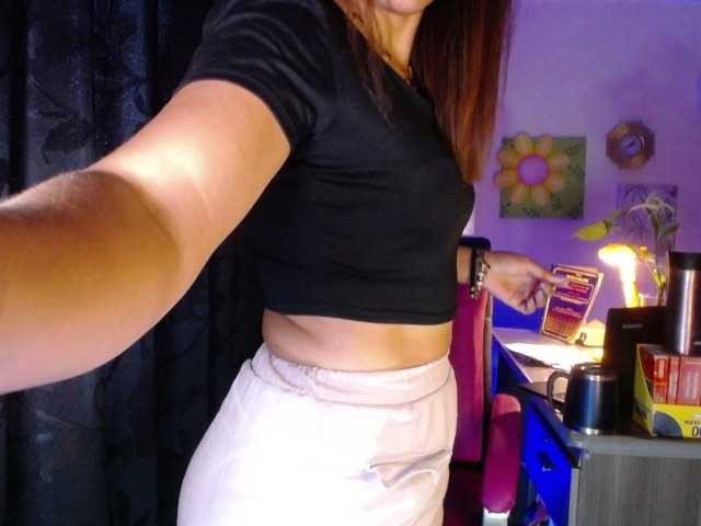 danielle-rose live cam on BongaCams