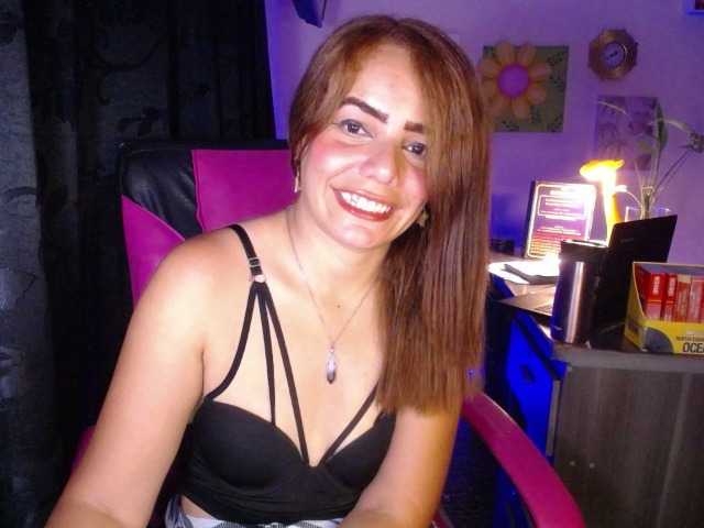 danielle-rose live cam on BongaCams