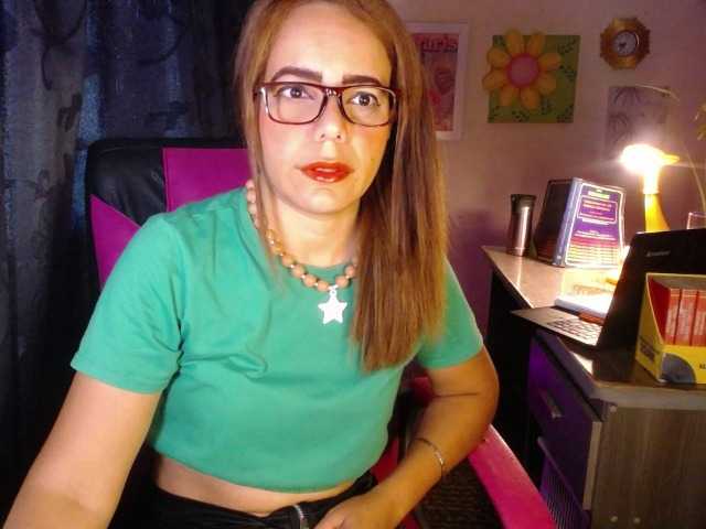 danielle-rose live cam on BongaCams
