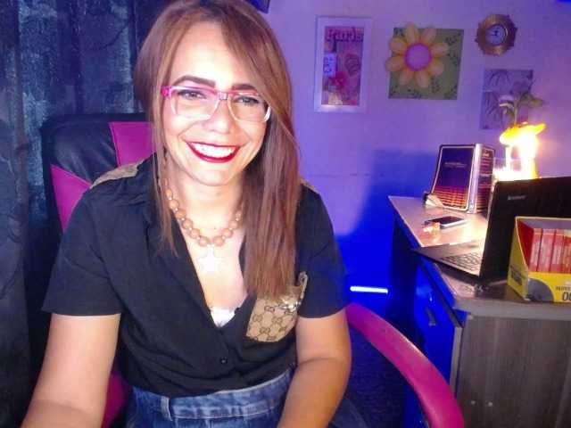 danielle-rose live cam on BongaCams