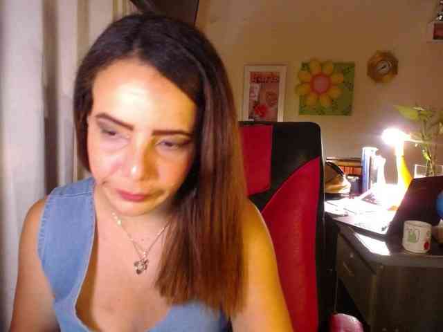 danielle-rose Live Webcam on BongaCams