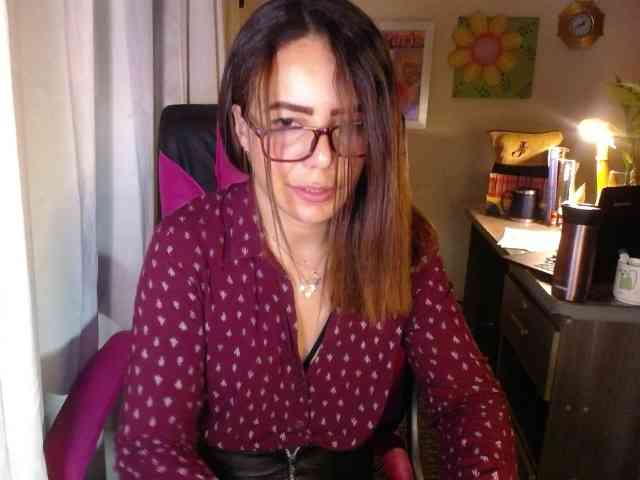 danielle-rose Live Webcam on BongaCams