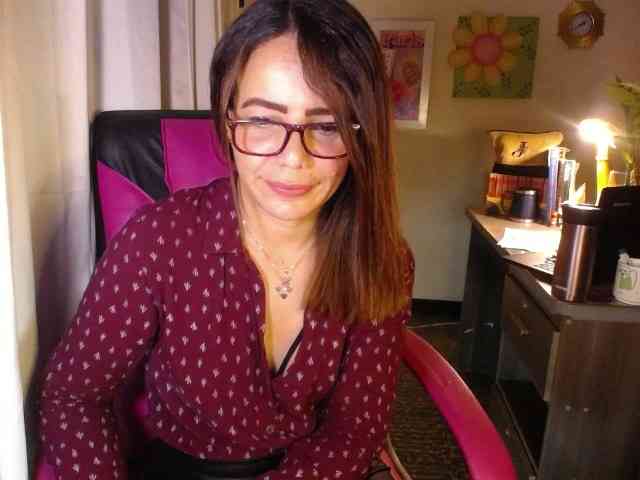 danielle-rose Live Webcam on BongaCams