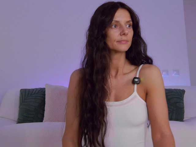 LilyRoselyn live cam on BongaCams