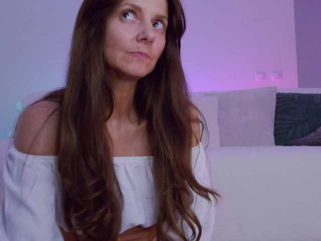 LilyRoselyn live cam on BongaCams