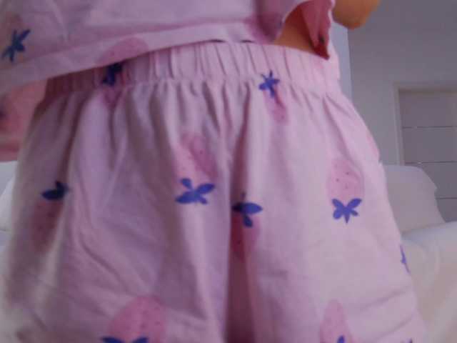LilyRoselyn live webcam show