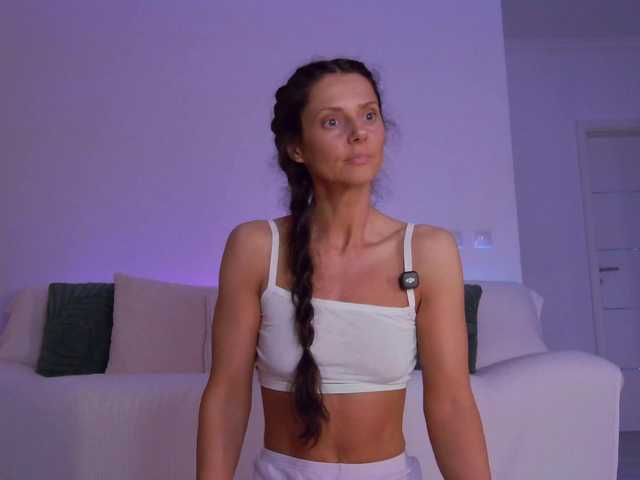 LilyRoselyn live cam on BongaCams