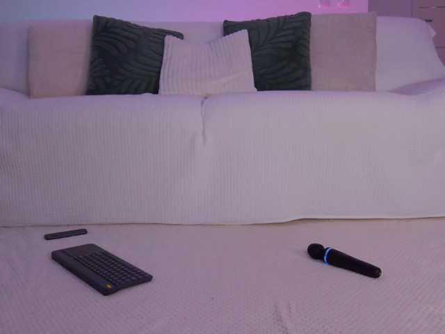 LilyRoselyn live cam on BongaCams