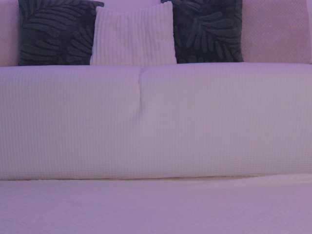 LilyRoselyn live cam preview