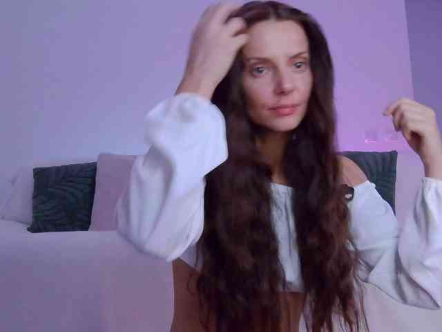 Model: LilyRoselyn