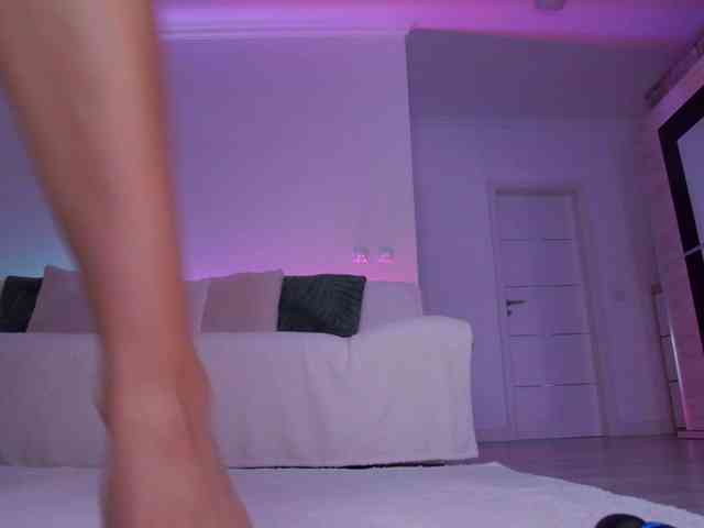 LilyRoselyn webcam