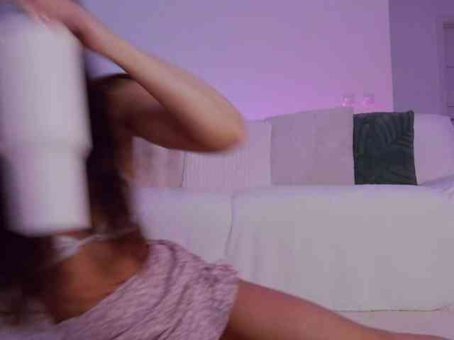 LilyRoselyn webcam