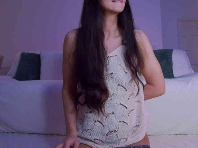 LilyRoselyn webcam