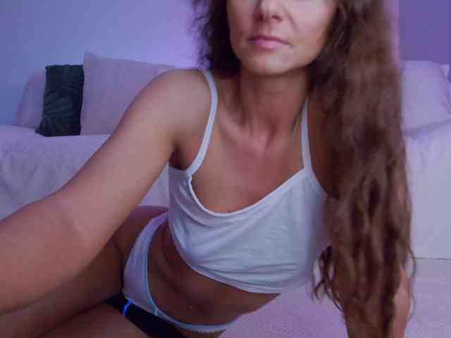 LilyRoselyn webcam