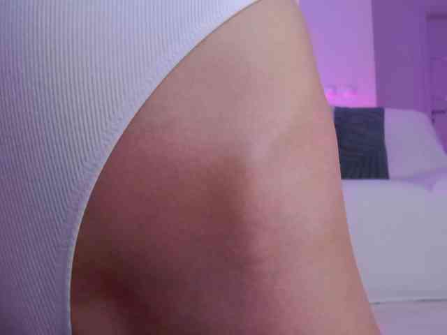 LilyRoselyn webcam