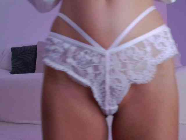 LilyRoselyn webcam