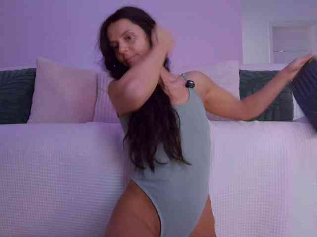 LilyRoselyn webcam