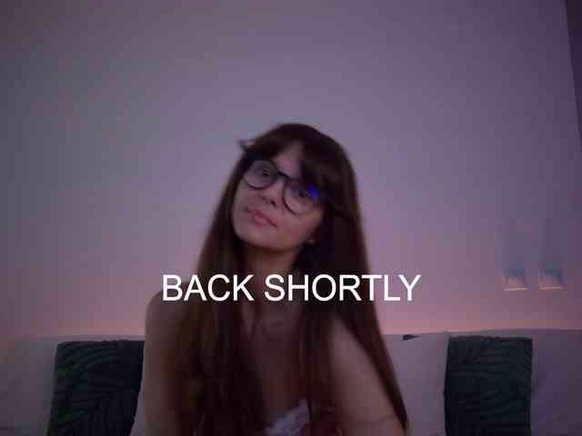LilyRoselyn webcam