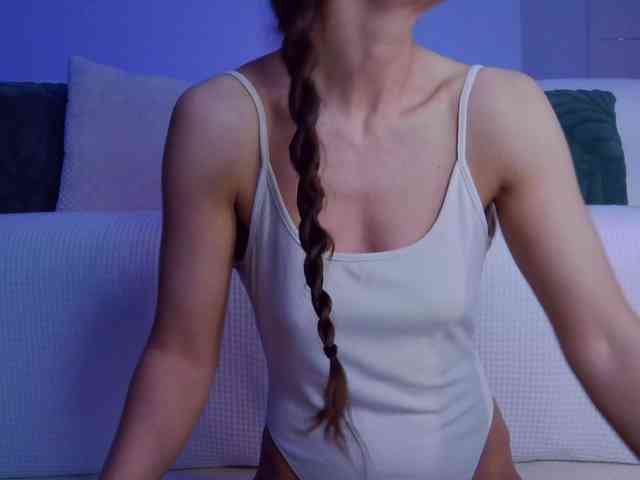 LilyRoselyn webcam