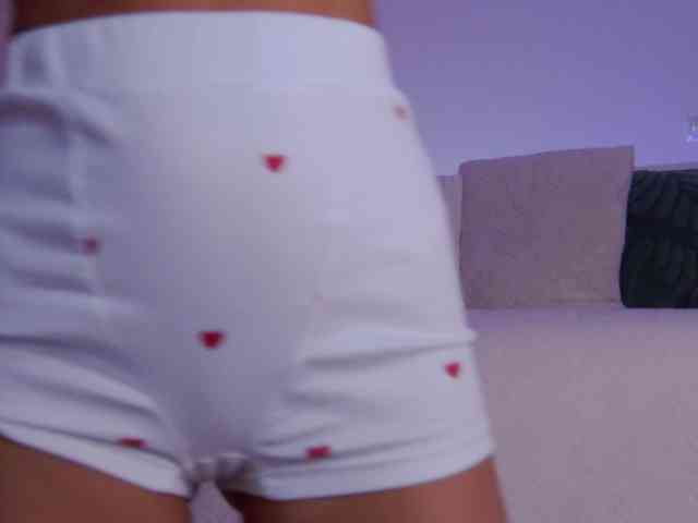 LilyRoselyn webcam