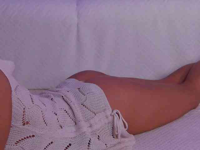 LilyRoselyn webcam