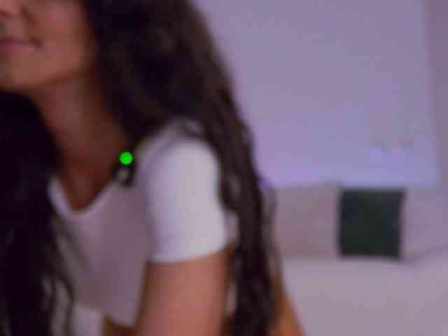 LilyRoselyn webcam
