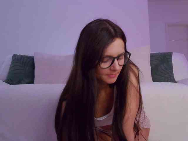 LilyRoselyn webcam