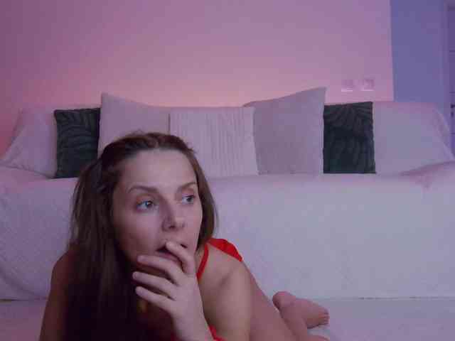 LilyRoselyn webcam