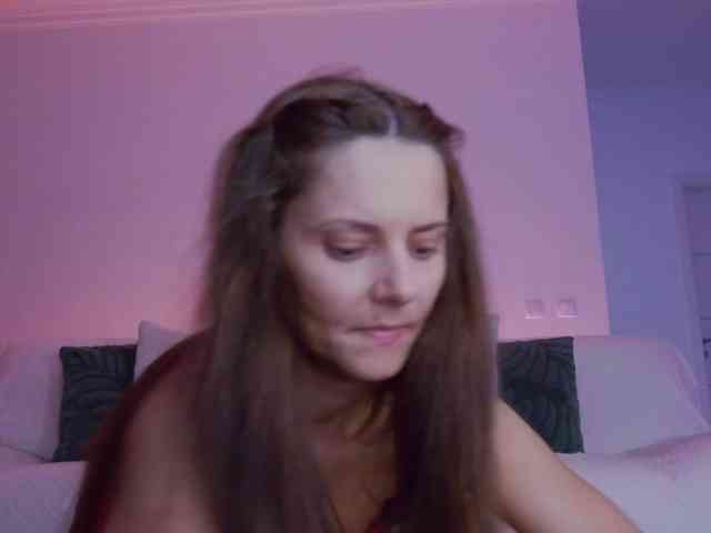LilyRoselyn webcam