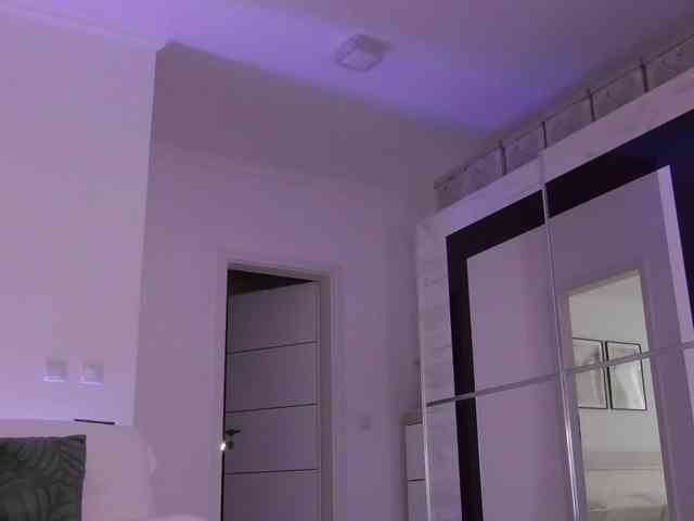 lilyroselyn's live room