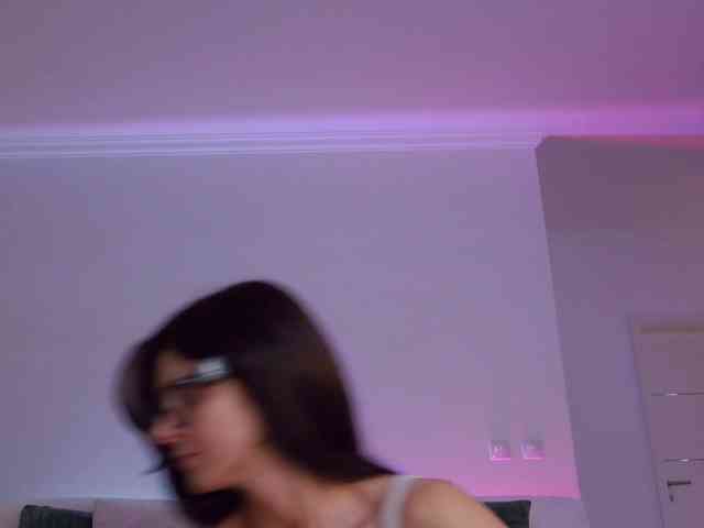 LilyRoselyn webcam
