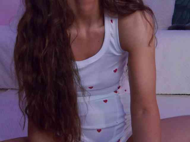 LilyRoselyn webcam