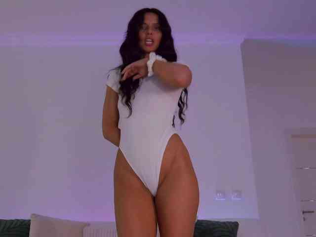 LilyRoselyn webcam