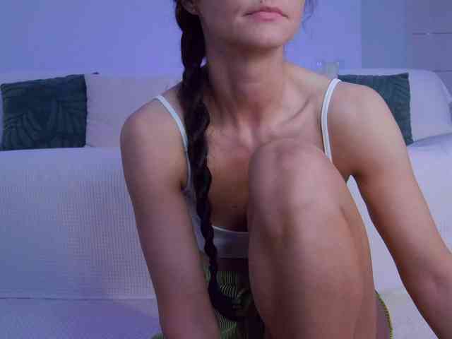 LilyRoselyn Live Webcam on BongaCams